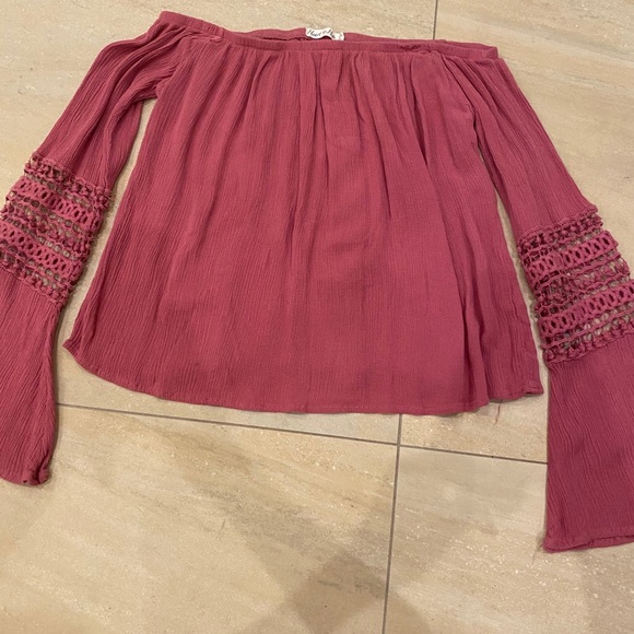 Tops - cute and flowy off the shoulder top